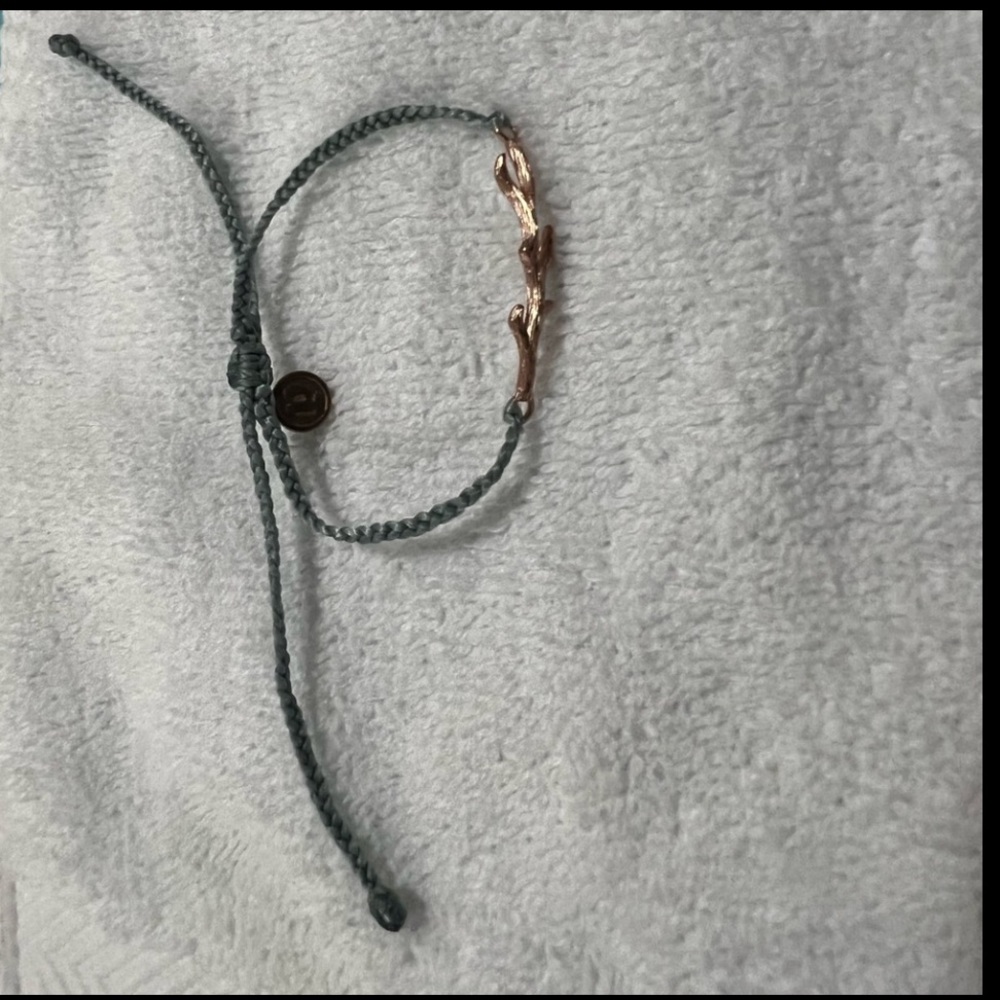 Pura vida bracelet from monthly club, New, Good condition